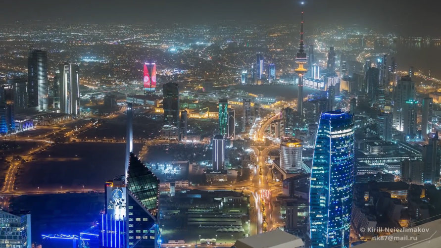 اكتشف سحر مدينة الكويت في الليل - وجهة مفعمة بالحيوية للمسافرين بغرض العمل أو الترفيه